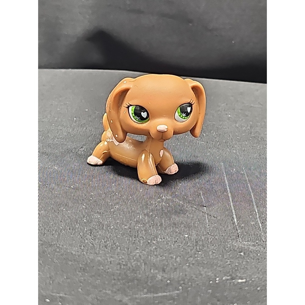 Authentic Littlest Pet Shop #556 Brown heart Valentine dachshund dog